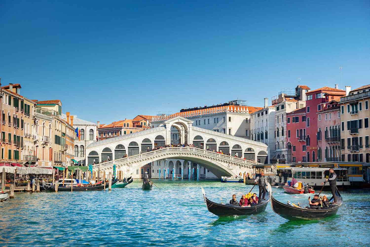 TAL-grand-canal-venice-italy-ENDNGRDVENICE0823-0f6c5bbc4afa44fd9c5a7f49d252ba5e (1)_z0221MAaoL.jpg